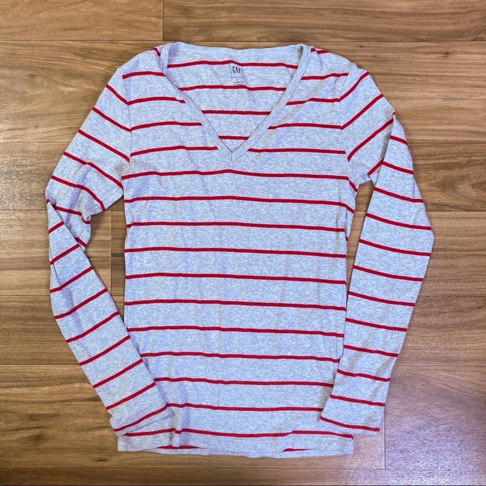 Gap Long Sleeve Modern V-neck Tee Shirt